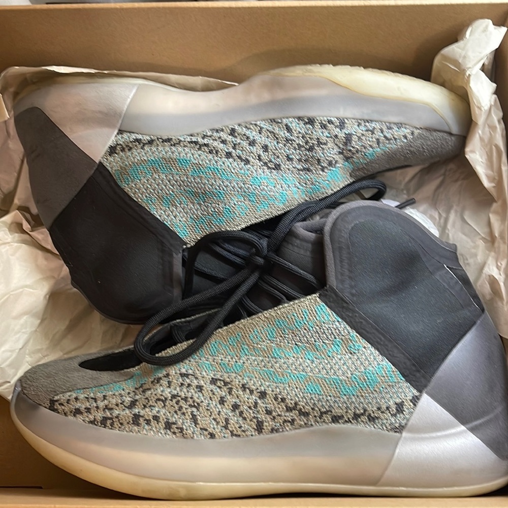 Yeezy Quantum Teal Blue